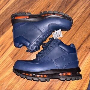 NWT Nike Blue High-Top Boots with Air Max Cushioning